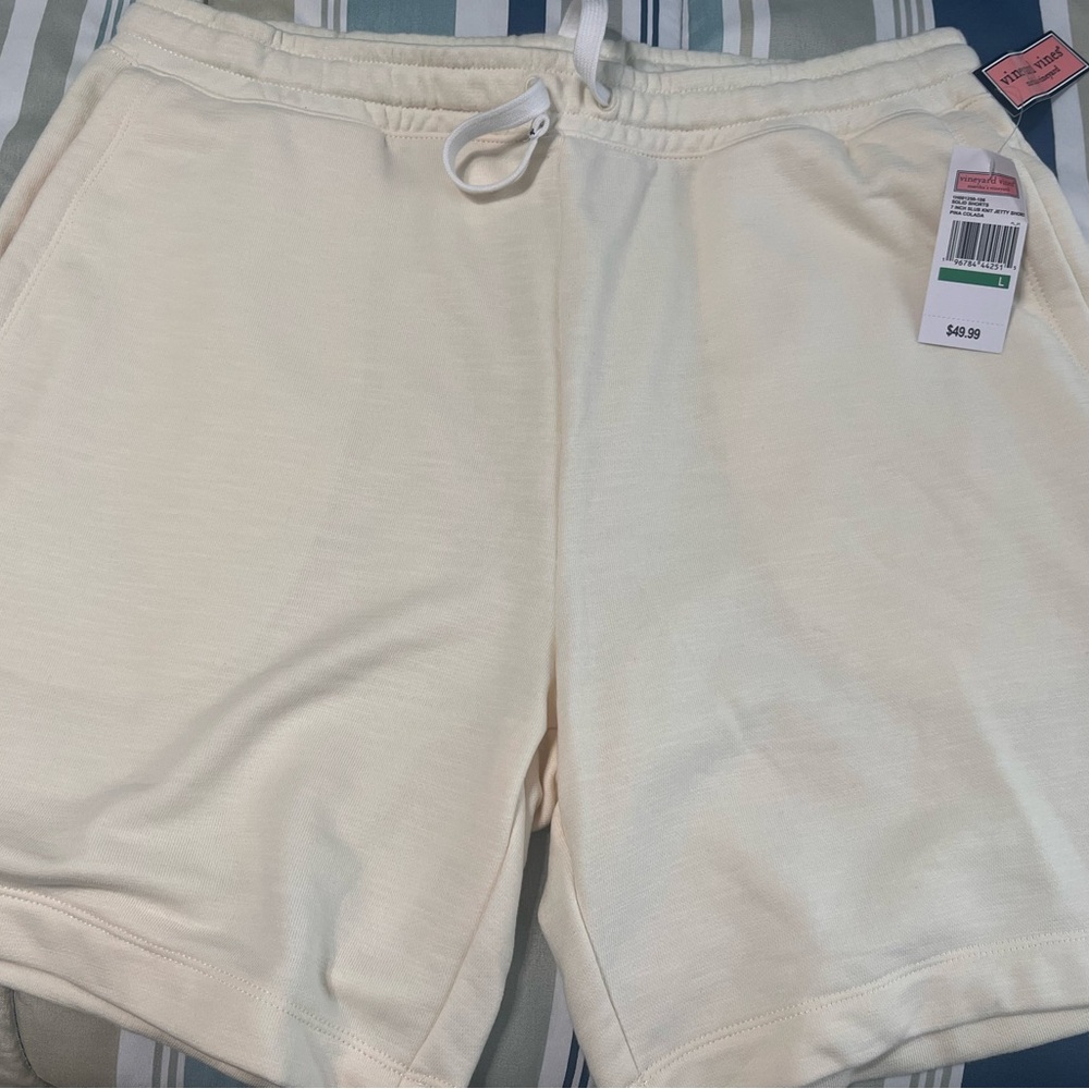 Vineyard Vines Cream Shorts
